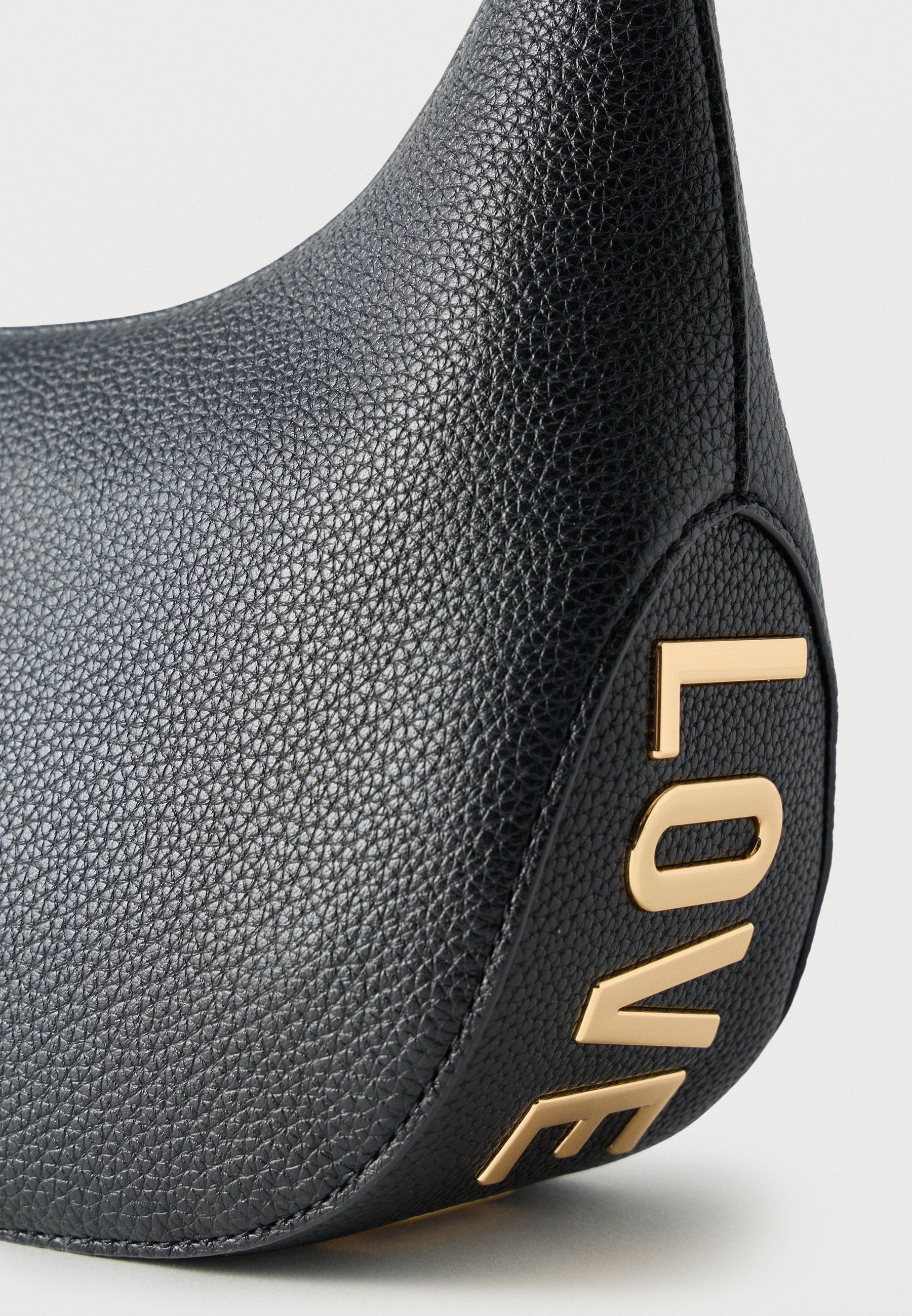 Love Moschino GIANT