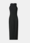 Schwarzes ärmelloses Kleid mit hohem Kragen, das ein strukturiertes Perlenakzent am Kragen und ein enges, bodenlanges Design aufweist.
