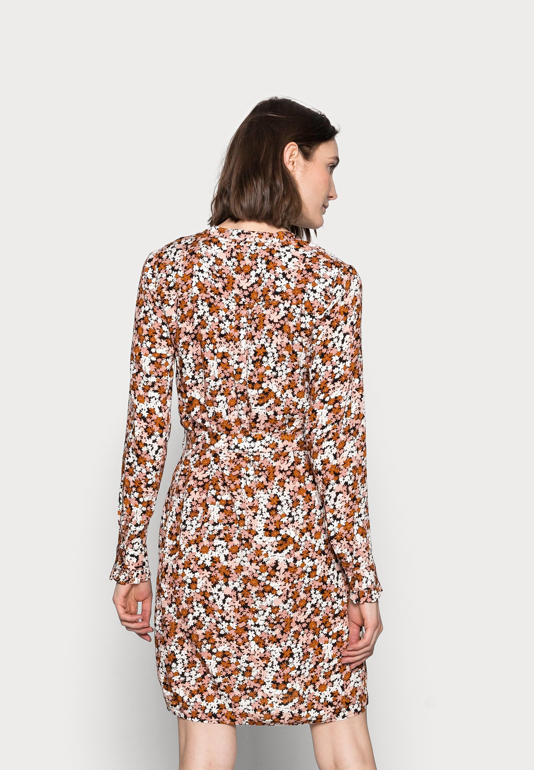 PIECES Tall PCFRIDINEN DRESS