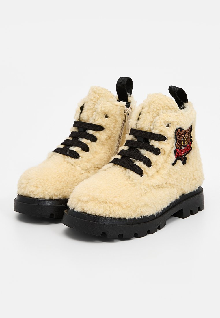 Dsquared2