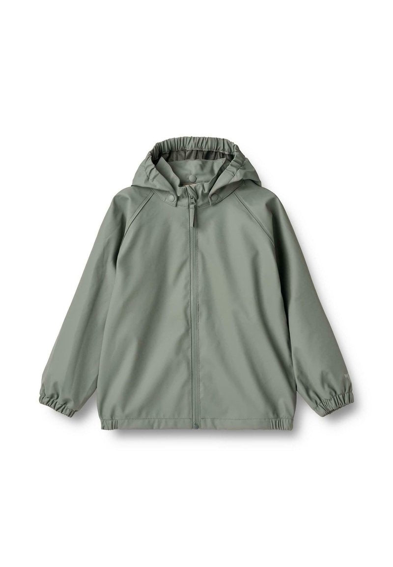 Leichte, olivgrüne Regenjacke mit Kapuze, elastischen Bündchen und einem Frontreißverschluss. Hergestellt aus glattem, wasserabweisendem Material und mit Raglanärmeln.