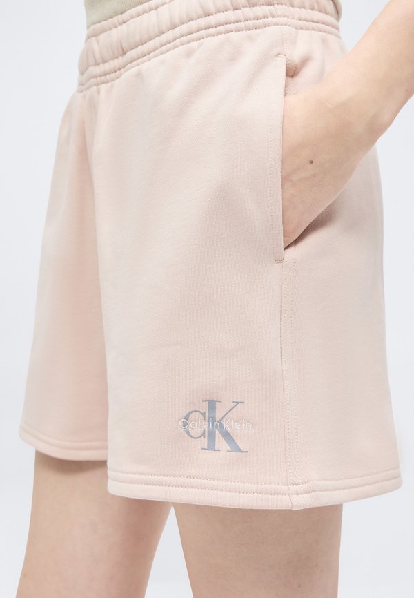 Calvin Klein Jeans