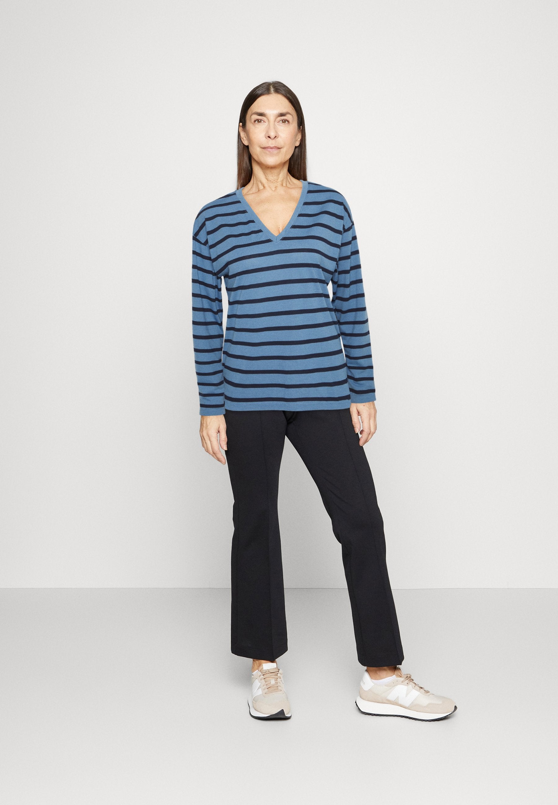 Marks & Spencer RELAX V NECK