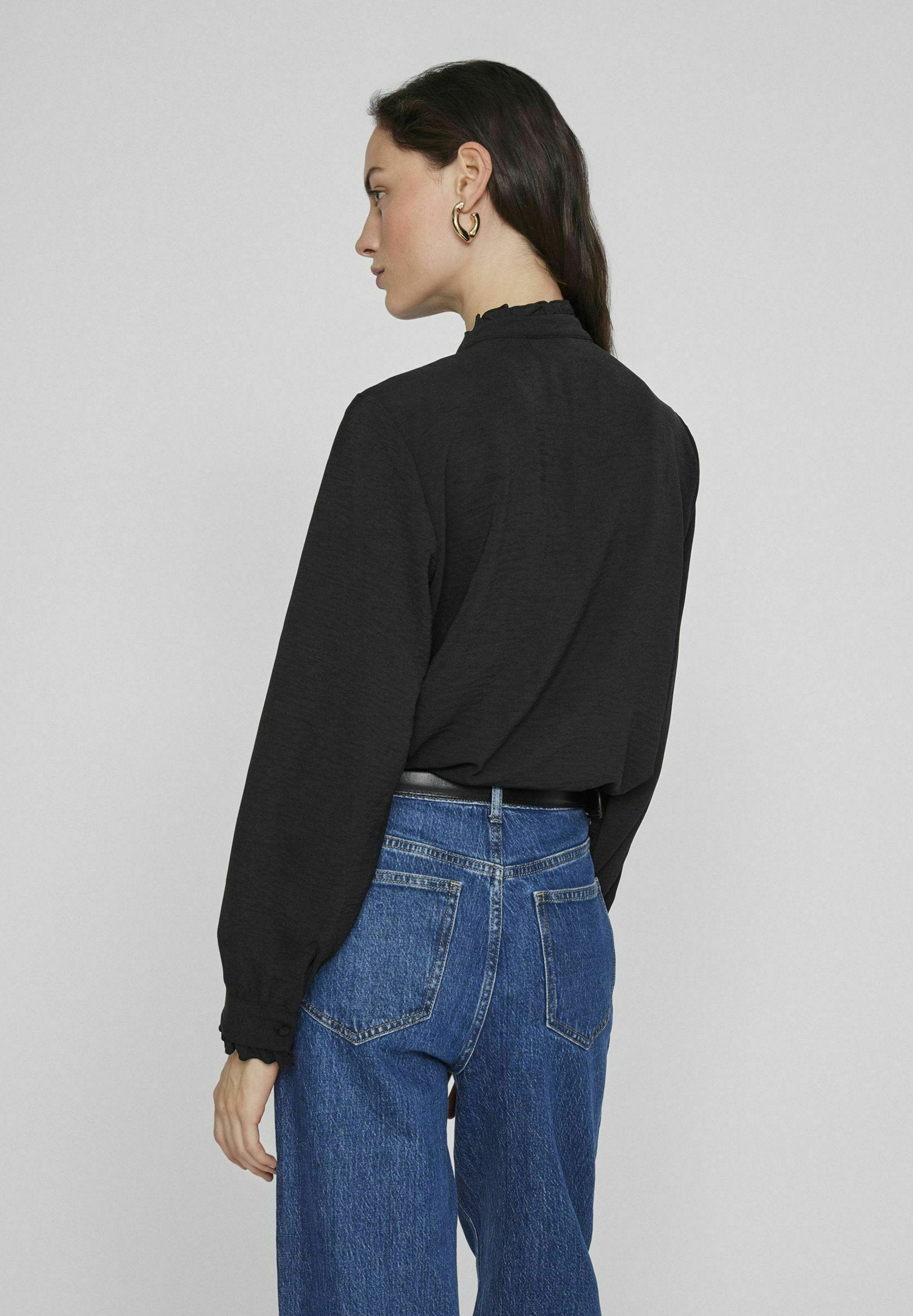 VILA MIT LANGEN ÄRMELN HIGH NECK