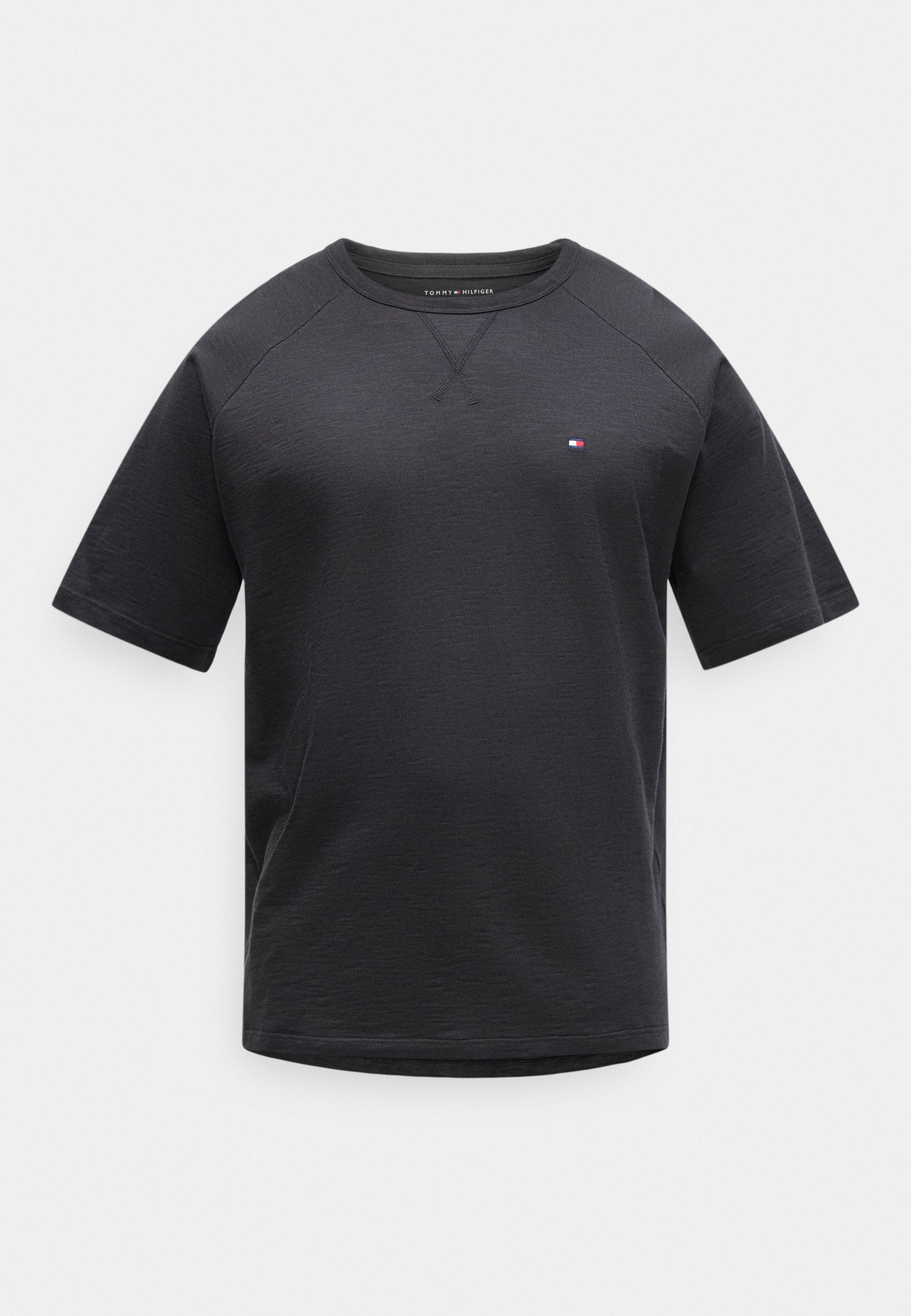 EVERYDAY ESSENTIALS TEE Media 1