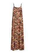 Ärmelloses Maxikleid mit dünnen Trägern, mit einem allover tropischen Blattmuster in Orange und Beige auf schwarzem Hintergrund.