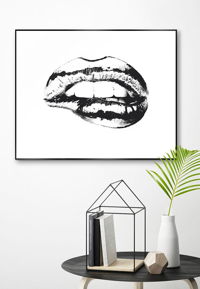 Orange Wallz HOT LIPS