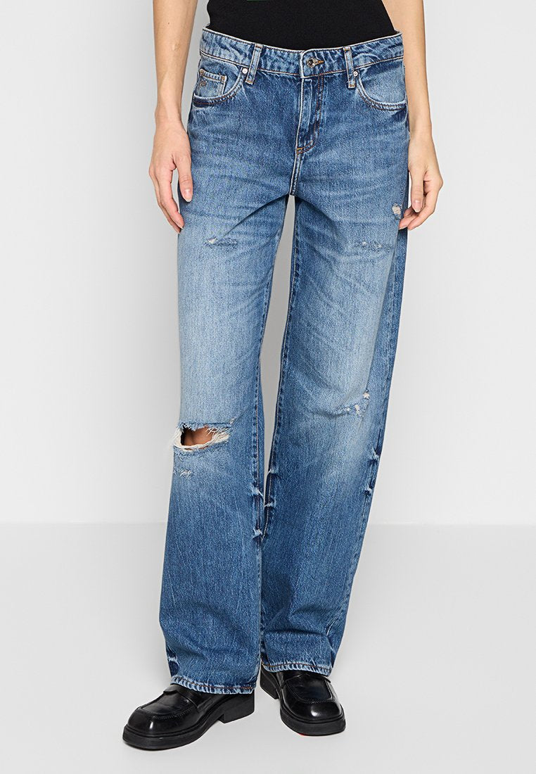 Armani Exchange Jeans Relaxed Fit Media 1