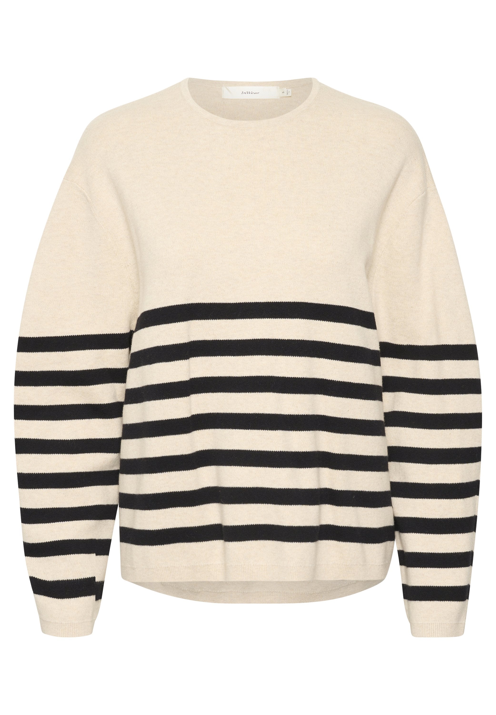 Cremefarbenes Sweatshirt mit horizontalen schwarzen Streifen, leicht oversized Passform, runder Ausschnitt und langen Ärmeln. Weicher Stoff, minimale Details.