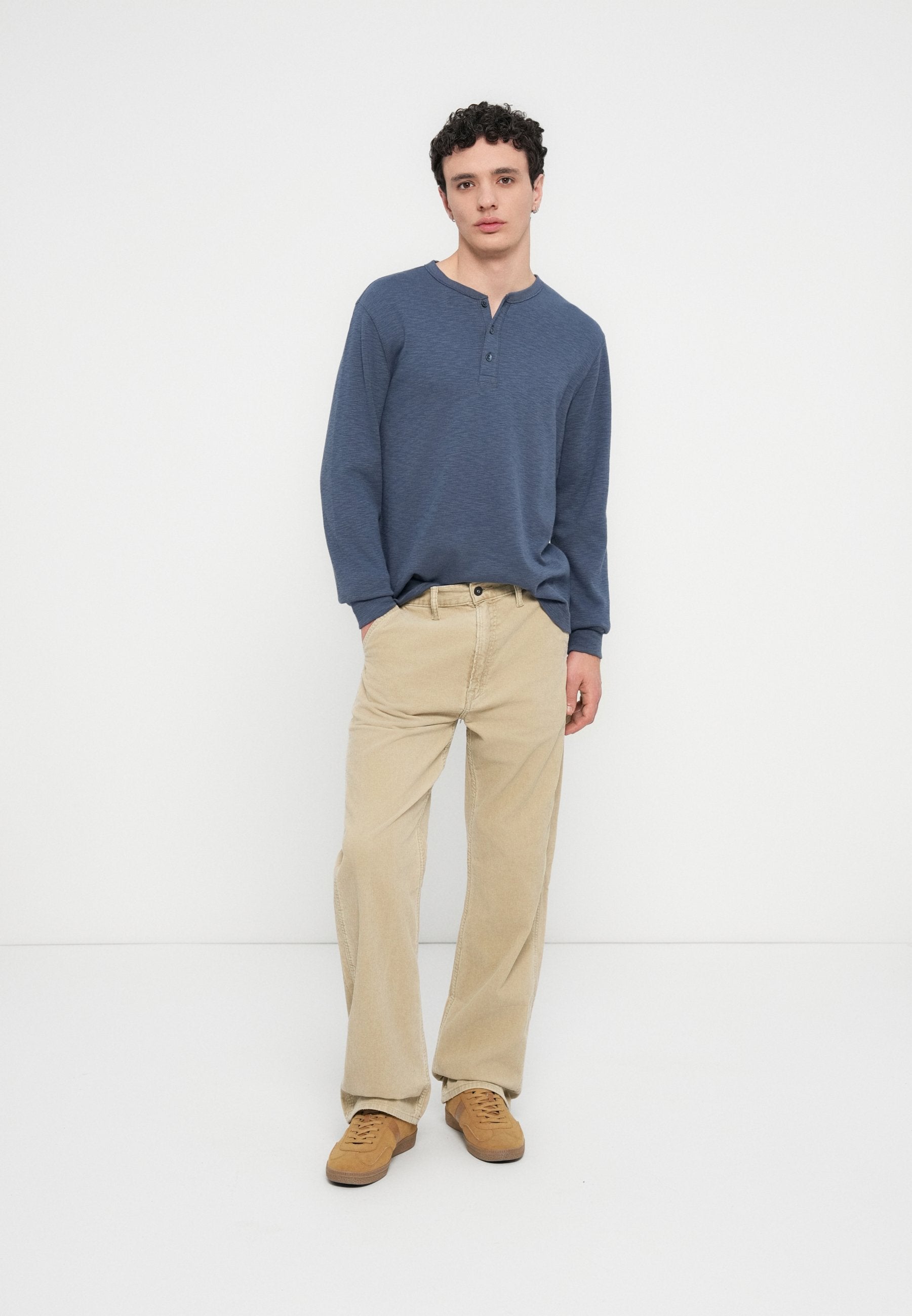 GAP HENLEY