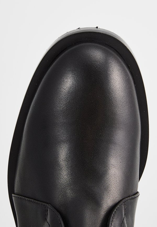 Stuart Weitzman RYDR