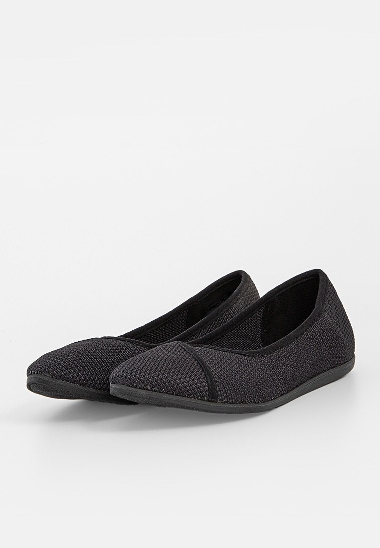 TOMS KATIE
