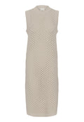 Strickärmeloses Kleid in hellbeige mit einem strukturierten Spitzenmuster, runder Ausschnitt und geradem Saum, das eine lässige Passform bietet.