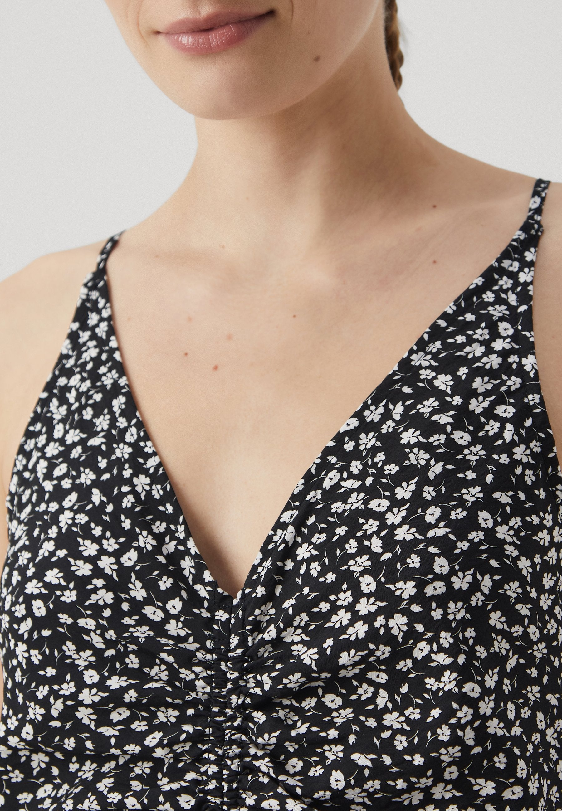 GAP STRAPPY BACKs