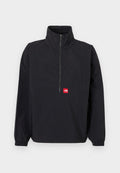 Schwarze Halb-Reißverschluss-Jacke mit hohem Kragen, elastischen Bündchen und einem roten Logopatch. Verfügt über eine leichte, glatte Textur und ein entspanntes Passform-Design.