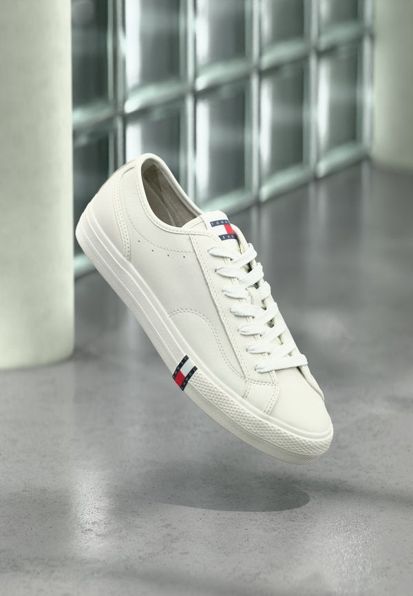 Tommy Jeans ARCHIVE FLAG STRIPE LEATHER TRAINERS