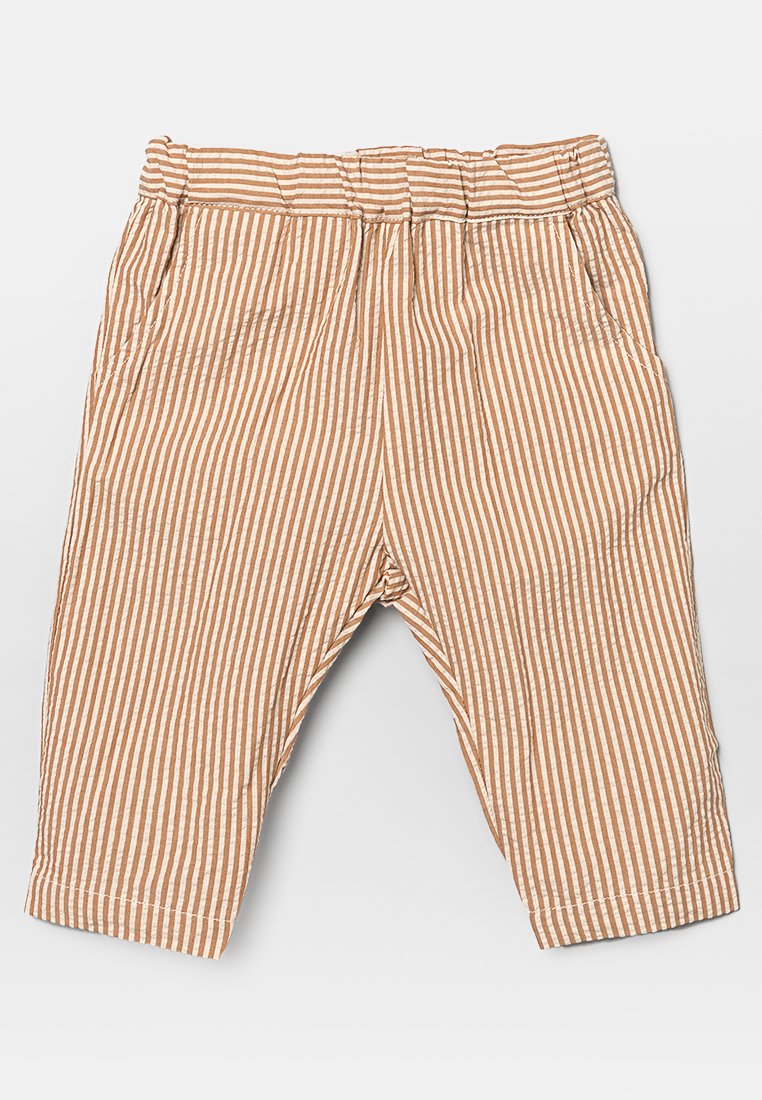 Gestreifte Hose in einem hellbraunen und cremefarbenen Farbton, mit elastischem Bund, seitlichen Taschen und verkürzten Beinen. Leichter Stoff mit Struktur.