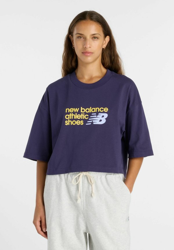 New Balance ATHLETICS PREMIUM LOGO T-SHIRT - Print T-shirt - boysenberry