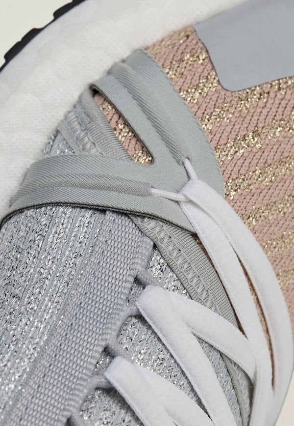 adidas by Stella McCartney ADIDAS BY STELLA MCCARTNEY ULTRABOOST DNA