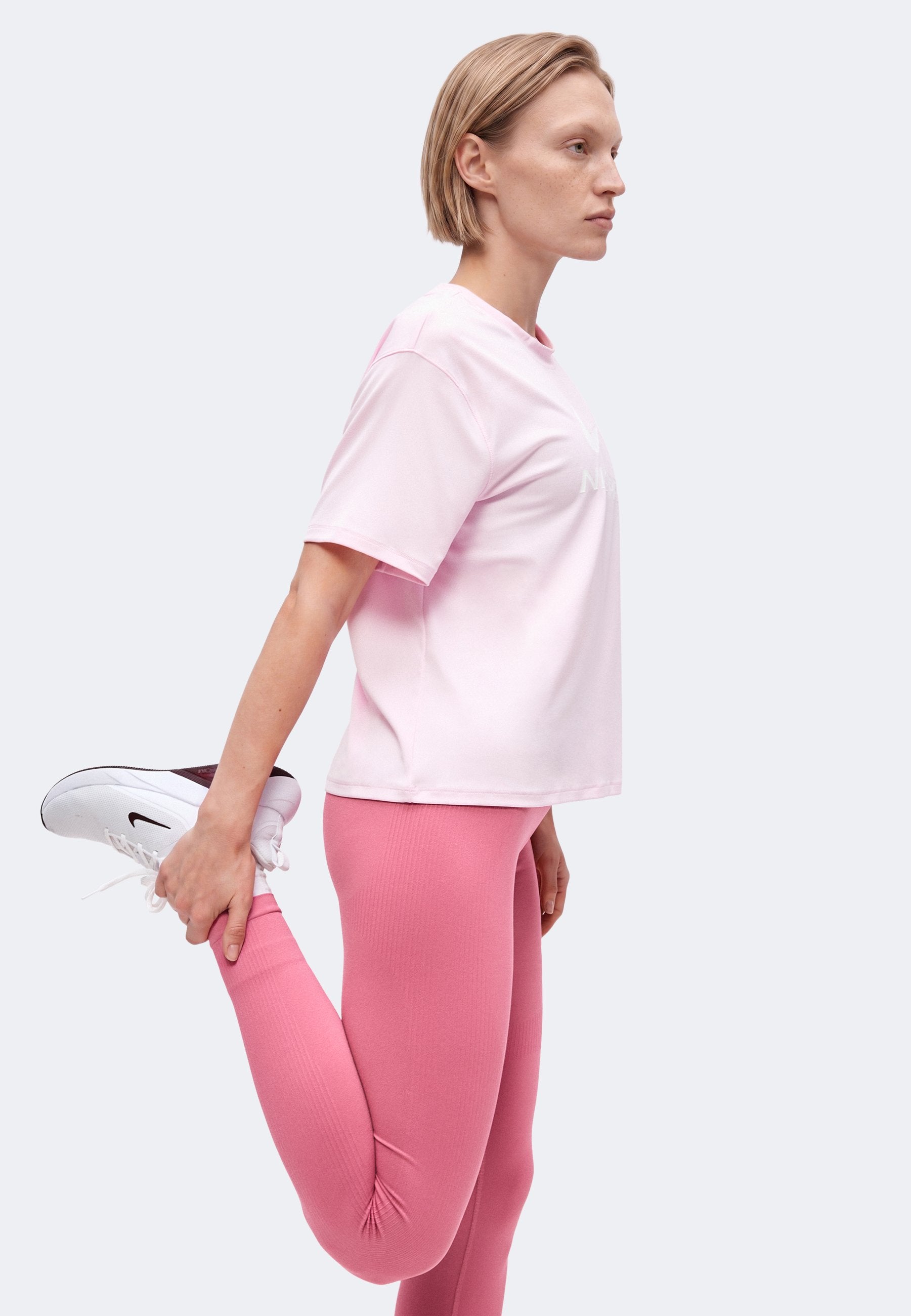 Nike Performance 365 LOOSE
