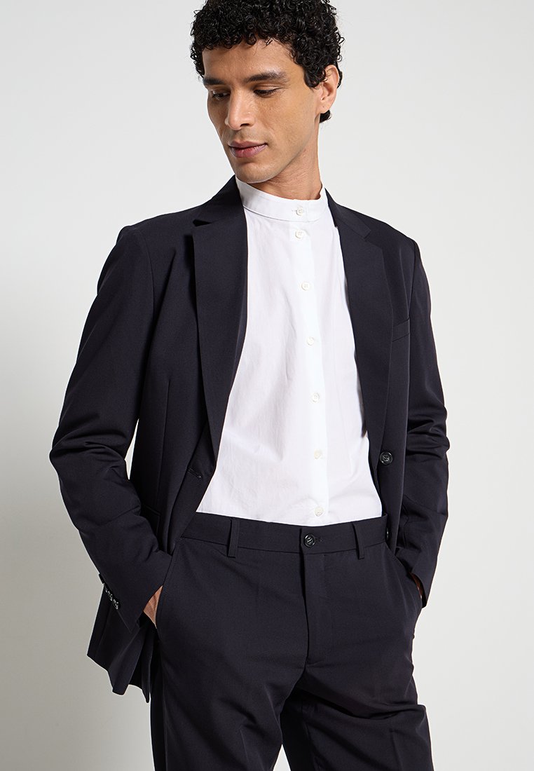 RELAXED FIT Media 3