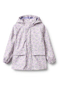 Hellviolette Jacke mit floralem Muster in Grün und dunklerem Violett. Verfügt über eine Kapuze, elastische Bündchen und zwei aufgesetzte Vordertaschen.