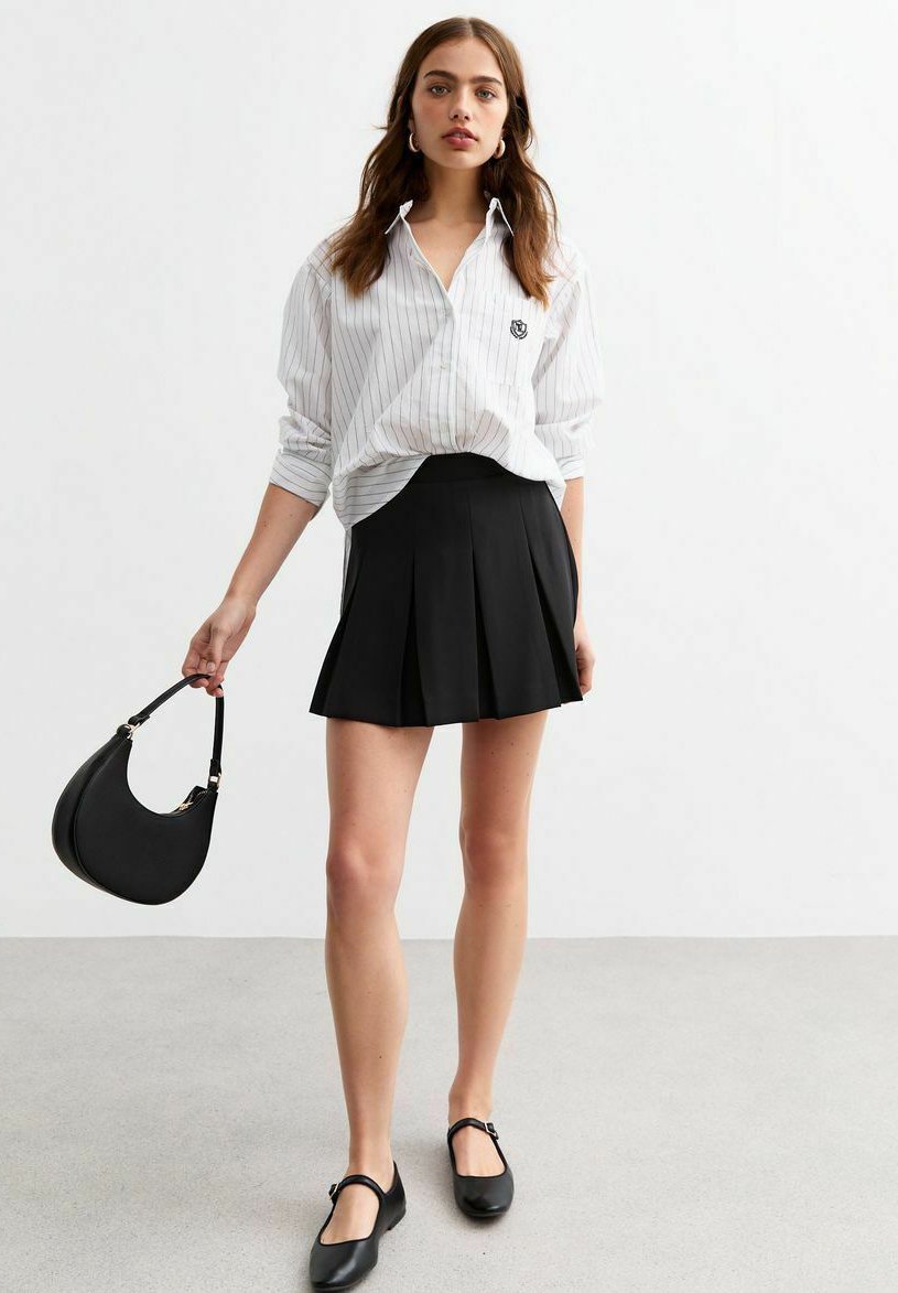 New Look BOX PLEAT MINI