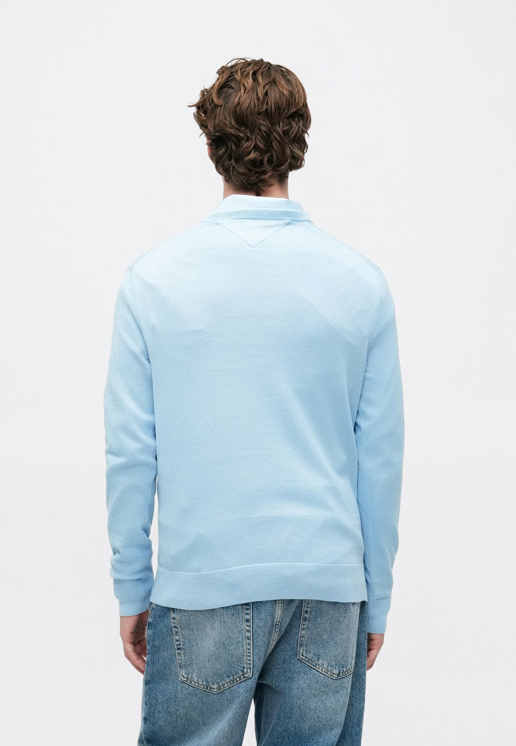 CREW NECK  Media 4