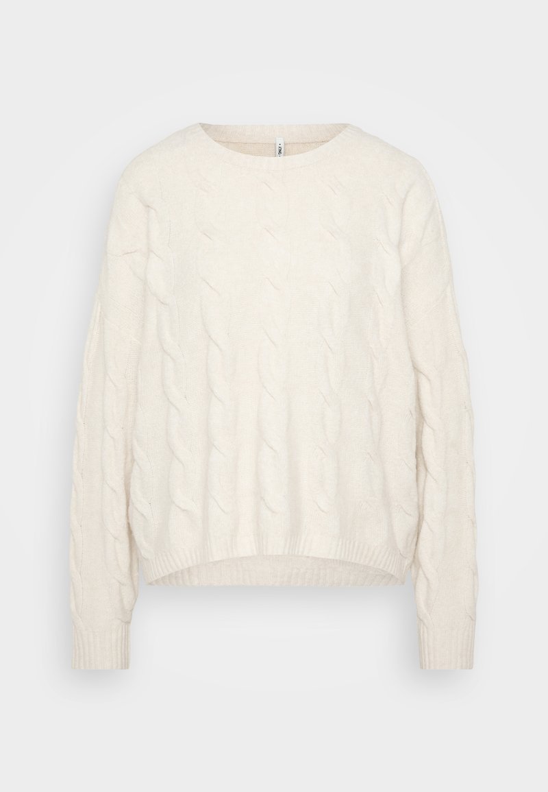 Cremfarbener Kabelstrickpullover mit Rundhalsausschnitt, überschnittenen Schultern und geripptem Saum. Weiche Textur, flexibles Material, lockere Passform.