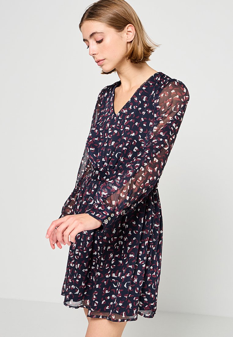 ONLY Petite Freizeitkleid Media 4