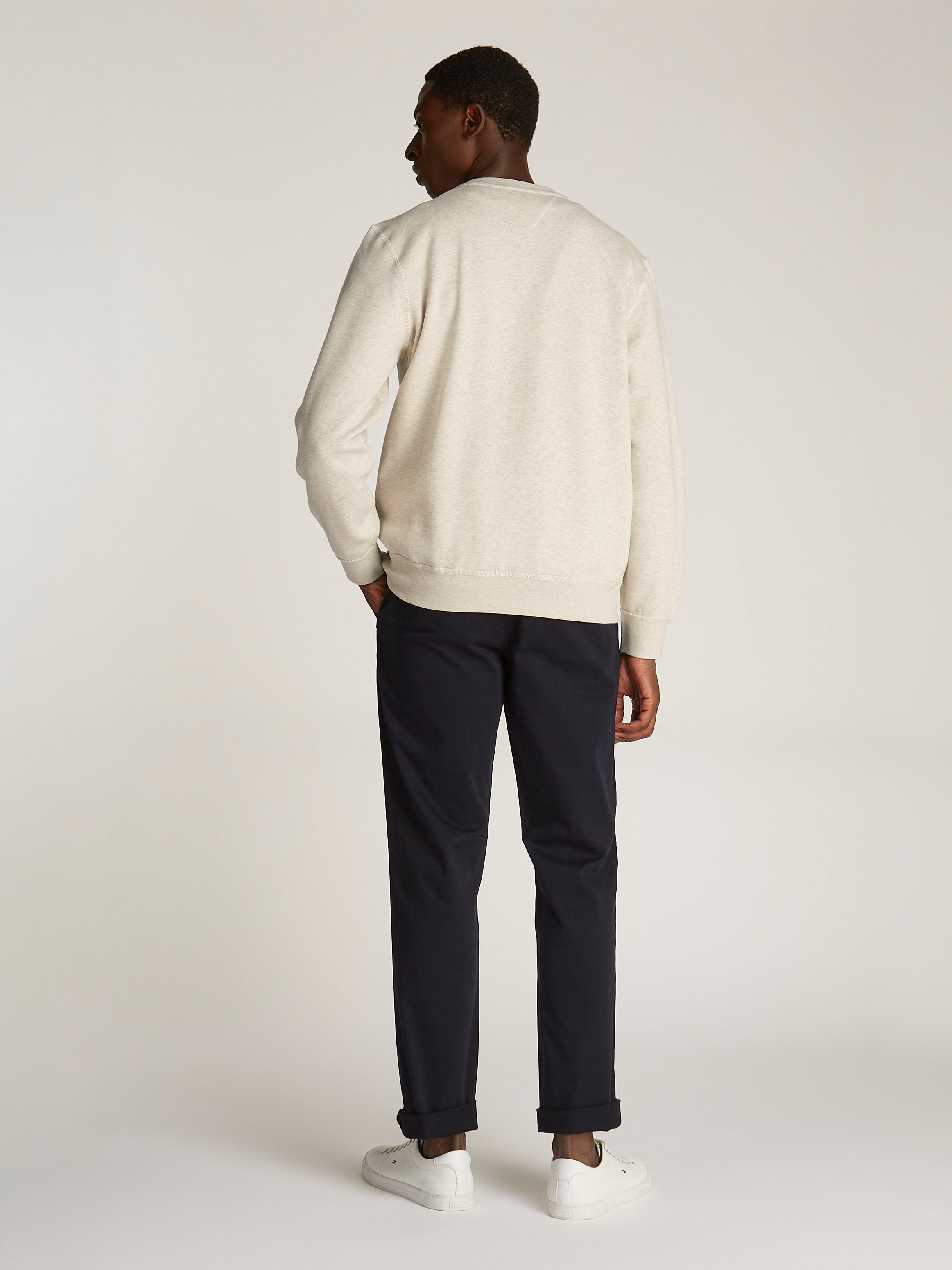 SEASONAL CREWNECK Media 4