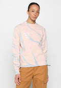 Hellrosa Sweatshirt mit blauem Marmor-Muster, mit Rundhalsausschnitt und dem weißen Logo "Women of the Wave" auf der Vorderseite.