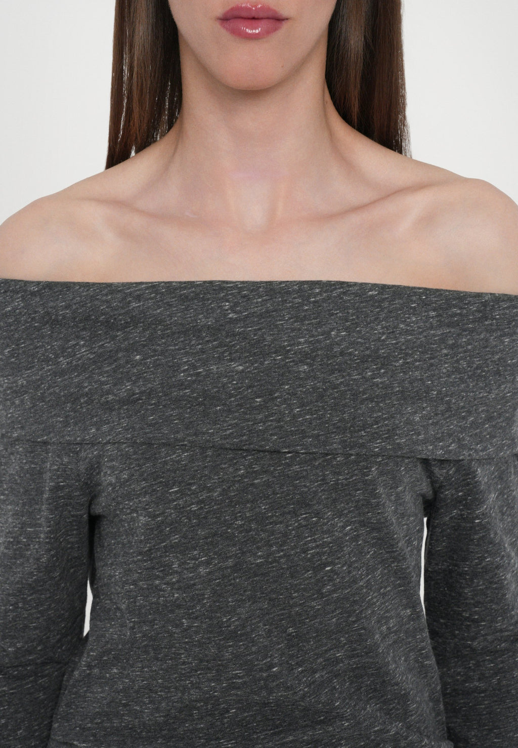 CLOSED ASYMMETRIC LONG SLEEVE