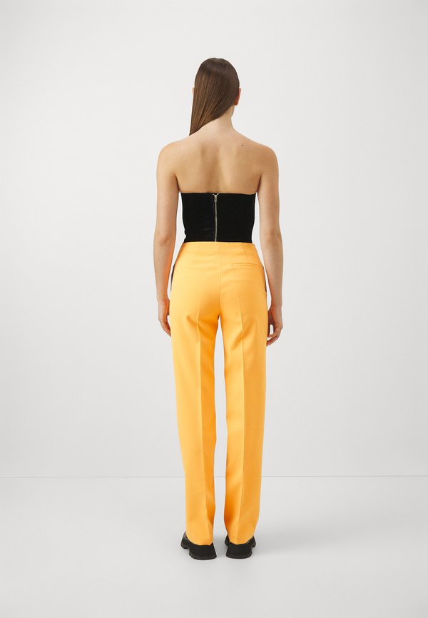 MAX&Co. YOKO