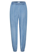 Helle blaue, lässige Hose aus weichem Stoff. Verfügt über einen elastischen Bund und tapered Knöchelabschlüsse. Glatte Textur, lässiges Design.