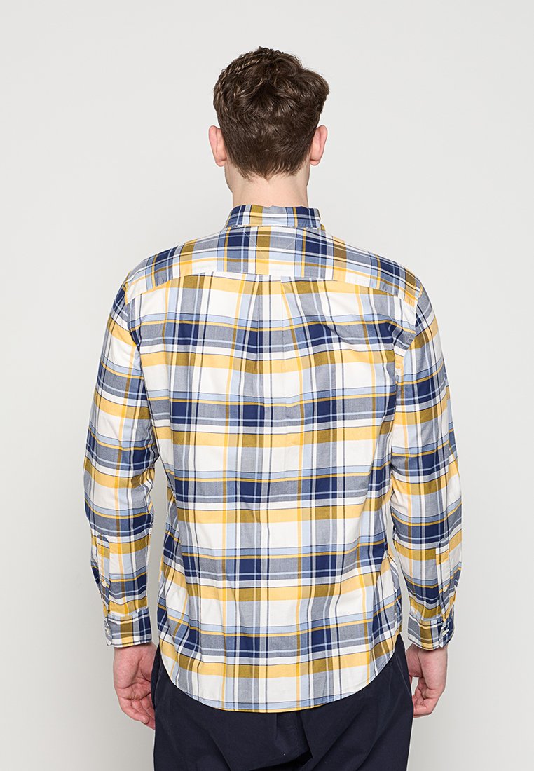 REGULAR FIT Media 4