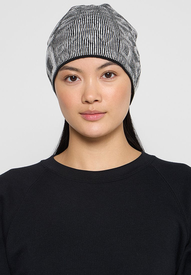 DKNY IN FOCUS
