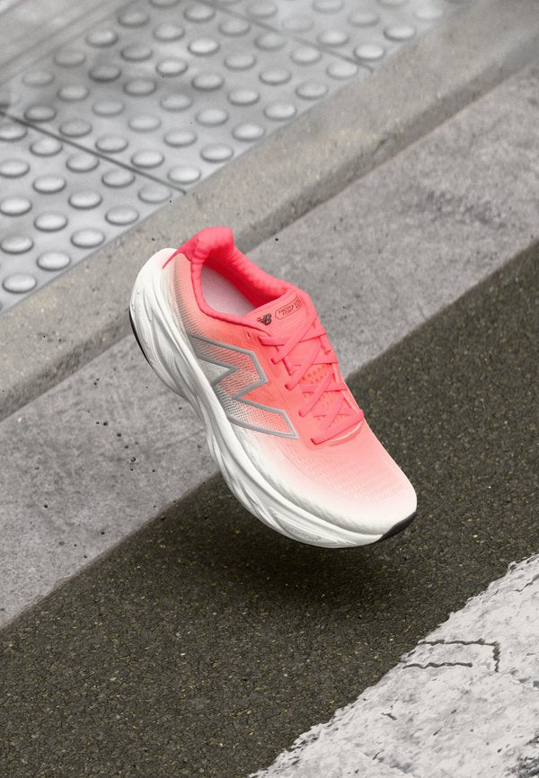 New Balance FRESH FOAM X 1080 V14 - Road running shoes - urgent red