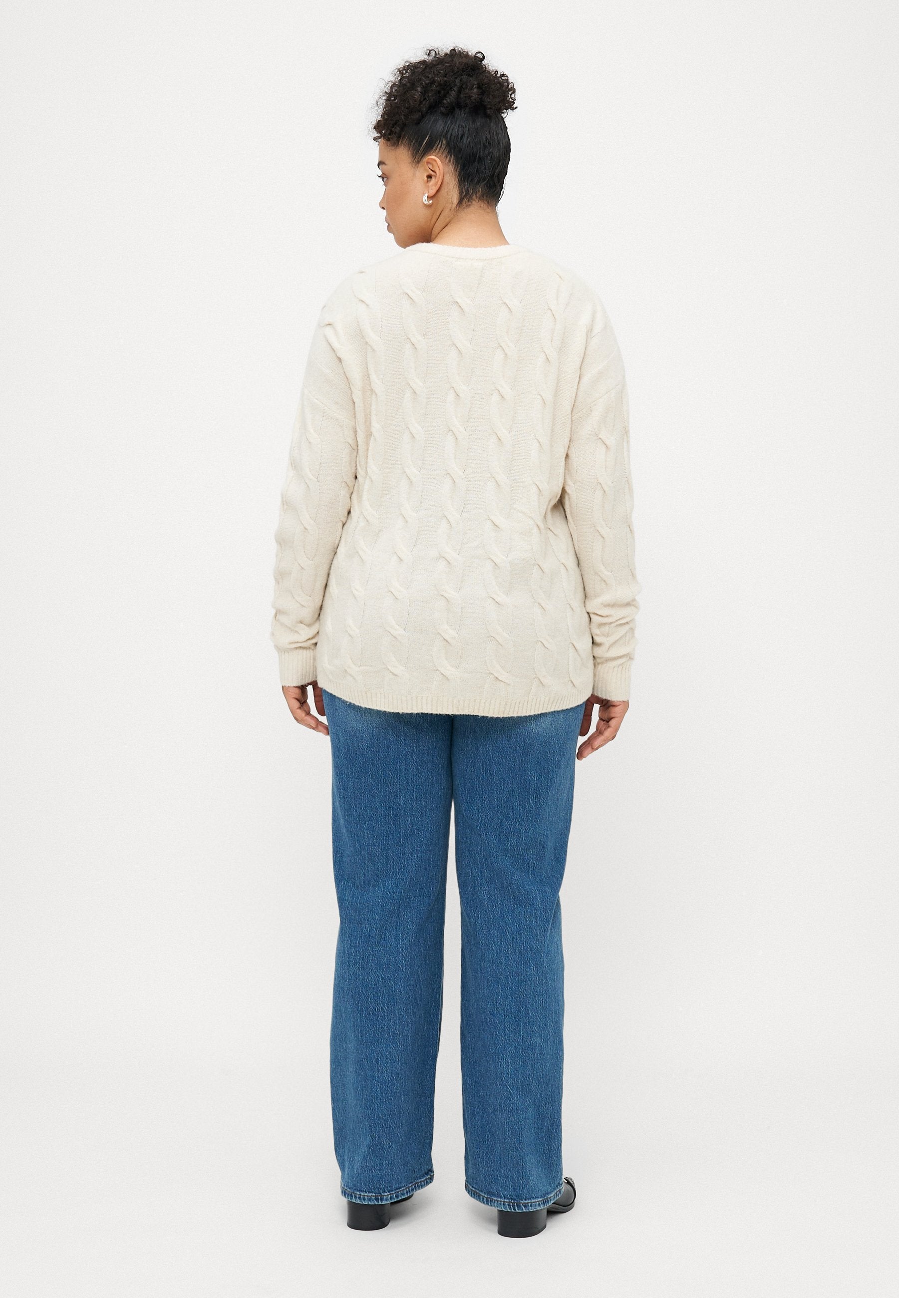 Knitted CARJEANETT Knitted Media 4
