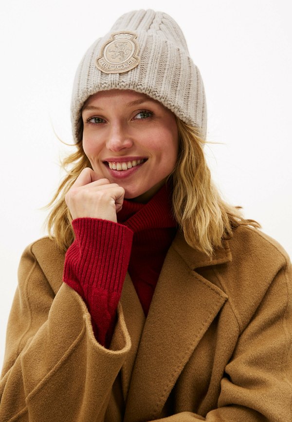 Tommy Hilfiger CREST - Beanie - sandalwood