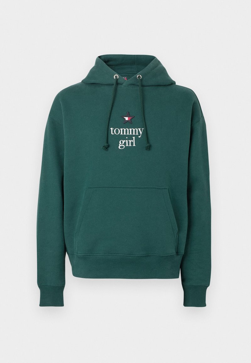 Grüne Kapuzenjacke mit Zugbandkapuze, Fronttasche und "tommy girl"-Logo, das von einem Stern hervorgehoben wird. Der Stoff wirkt weich und lässig.