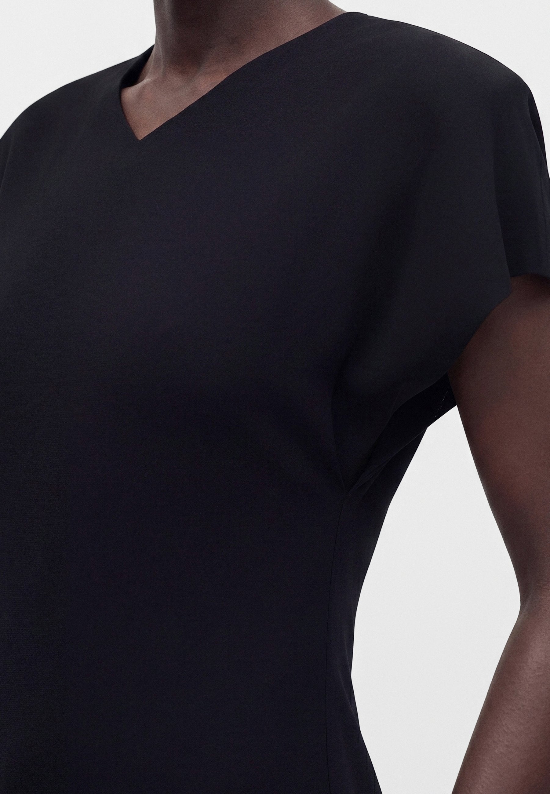 Norma Kamali SLEEVE SHOULDER PAD DRESS TO KNEE