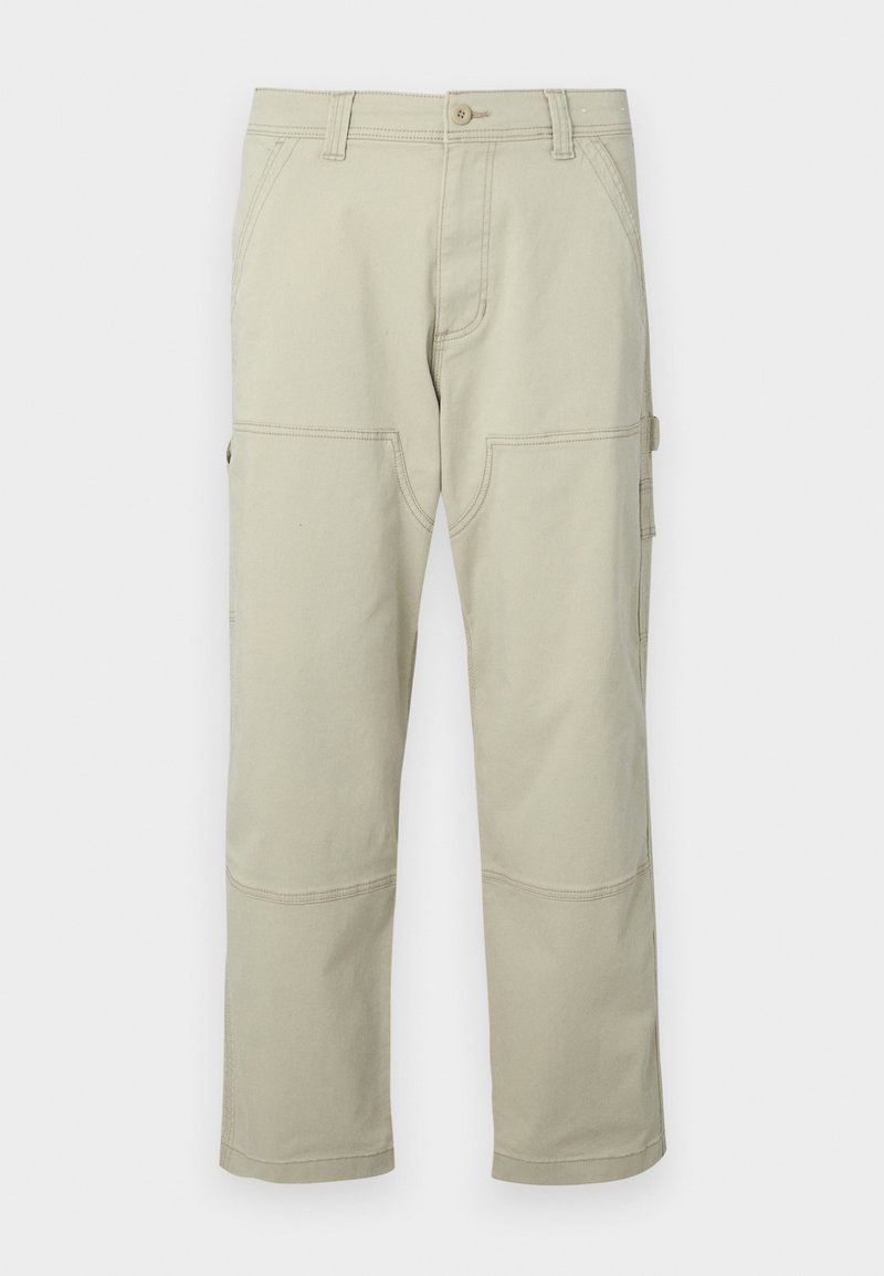 Beige Cargo-Hosen aus Baumwolle mit mehreren Taschen, verstärkten Knien und geraden Beinen. Sie verfügen über einen Knopfverschluss und Gürtelschlaufen.