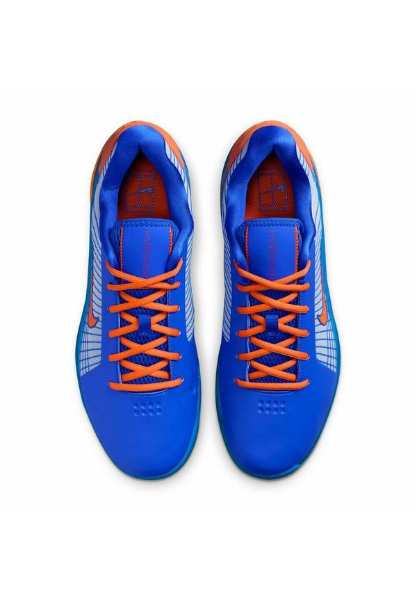 Nike Performance
