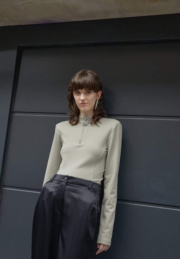 Han Kjøbenhavn SHARP HALF ZIP