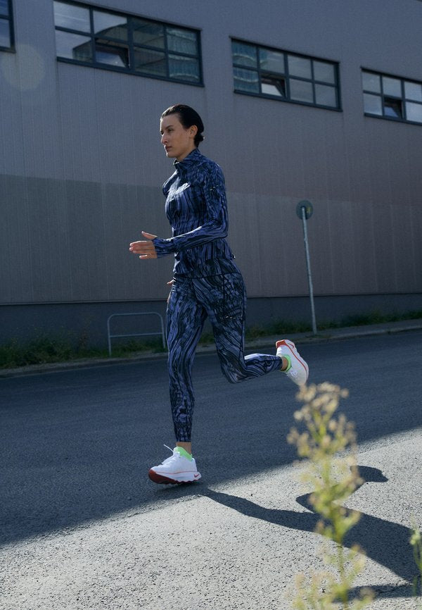 Nike Performance SWIFT