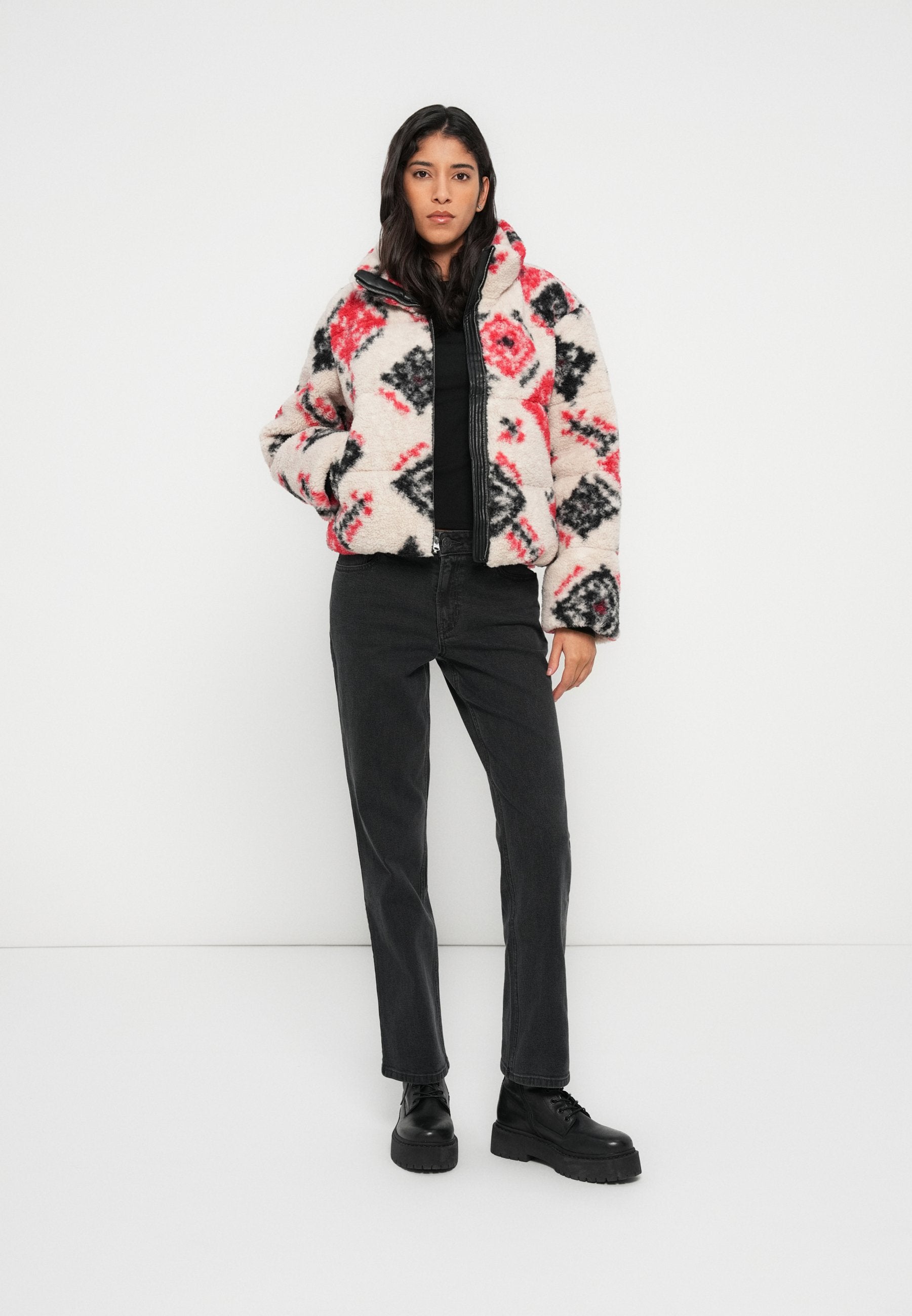 Abercrombie & Fitch SHORT PUFFER PRINTED