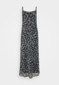 Schwarzes Maxikleid mit dünnen Trägern, das ein florales Muster in Weiß und Grau aufweist, aus leichtem Stoff mit fließender Textur.