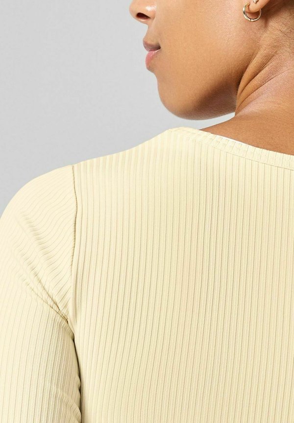 Casall SCOOP TEE