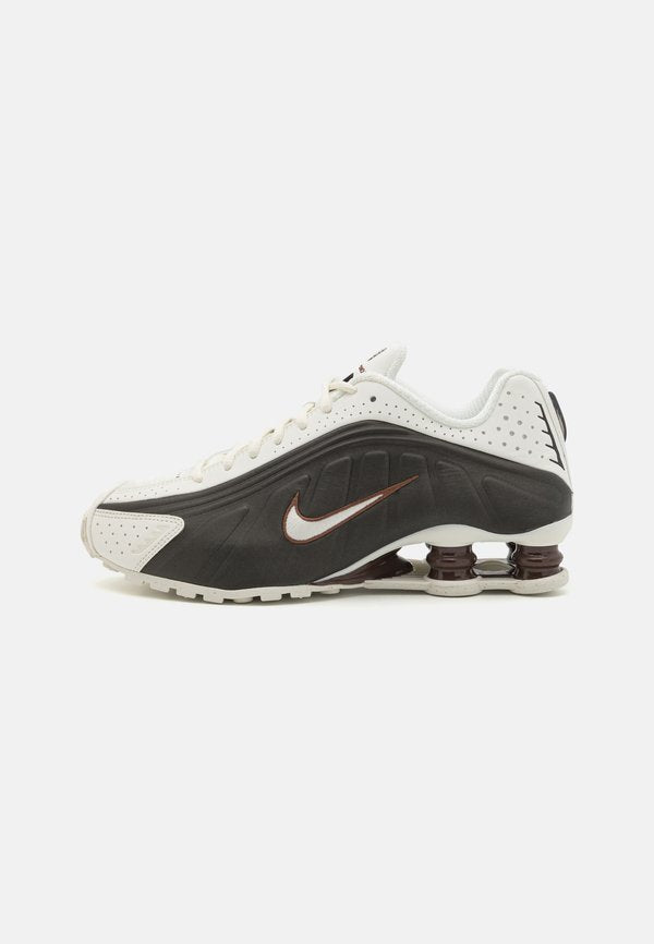 Nike Sportswear SHOX R4 - Trainers - sail/black/fauna brown